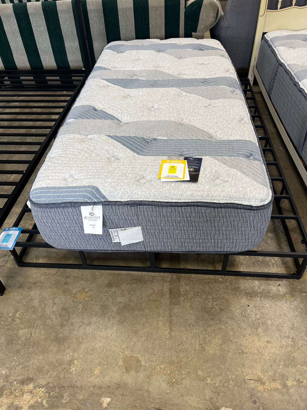 brand new twin serta icomfort hybrid mattress